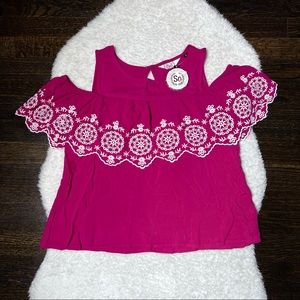 NWT SO Ruffle Cold Shoulder Embroidered Top in Sangria Small